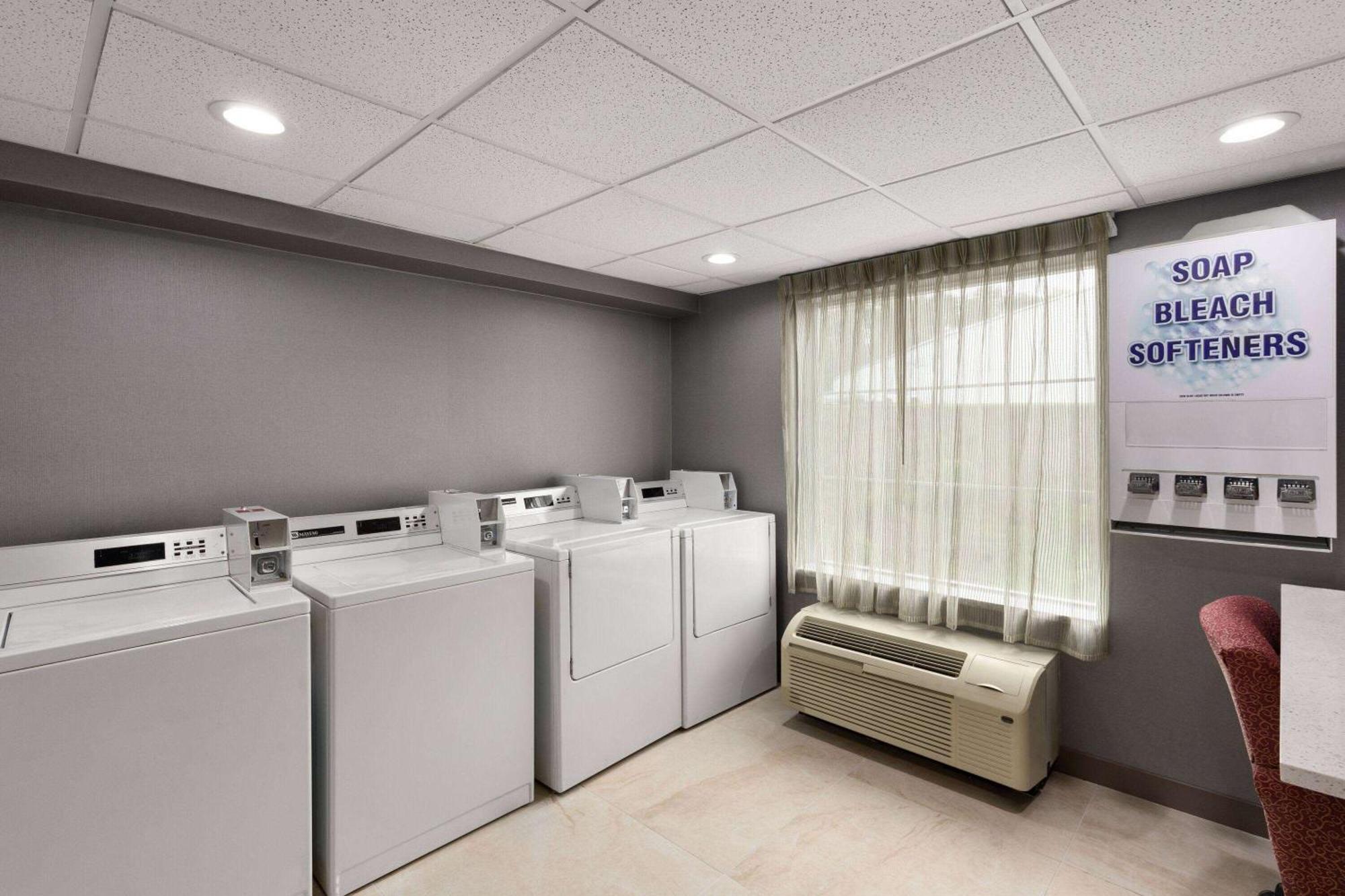 La Quinta By Wyndham Knoxville Central Papermill Экстерьер фото